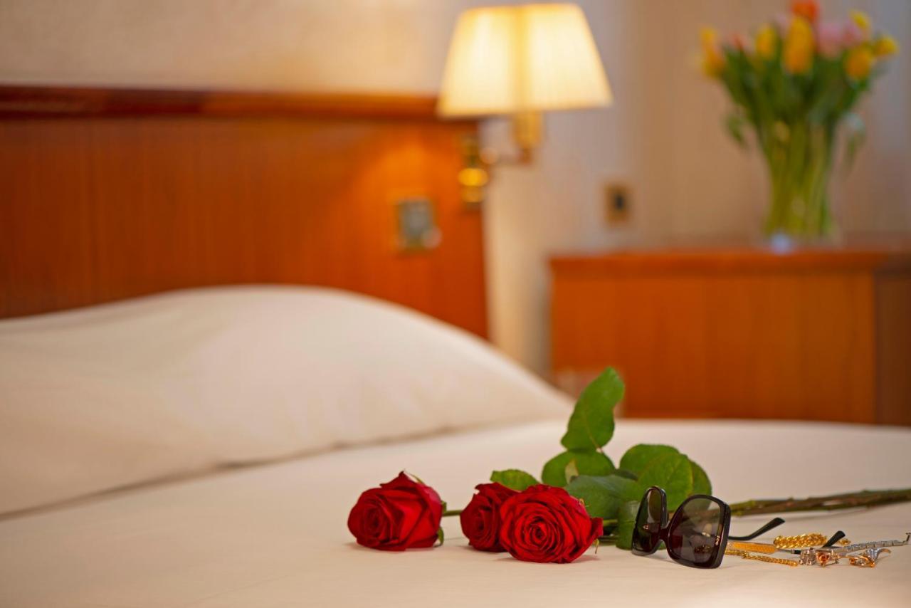 Hotel Corte Regina Σιρμιόνε Εξωτερικό φωτογραφία
