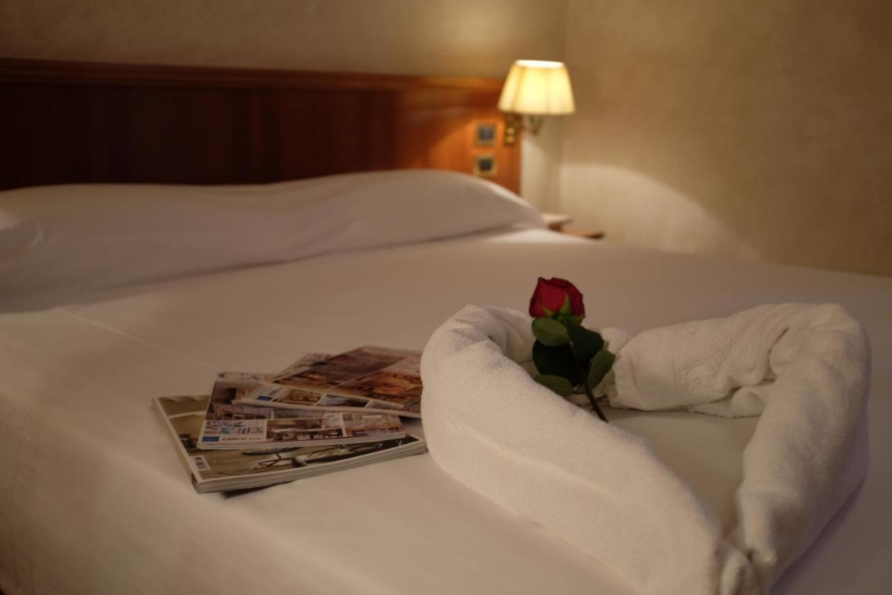 Hotel Corte Regina Σιρμιόνε Εξωτερικό φωτογραφία