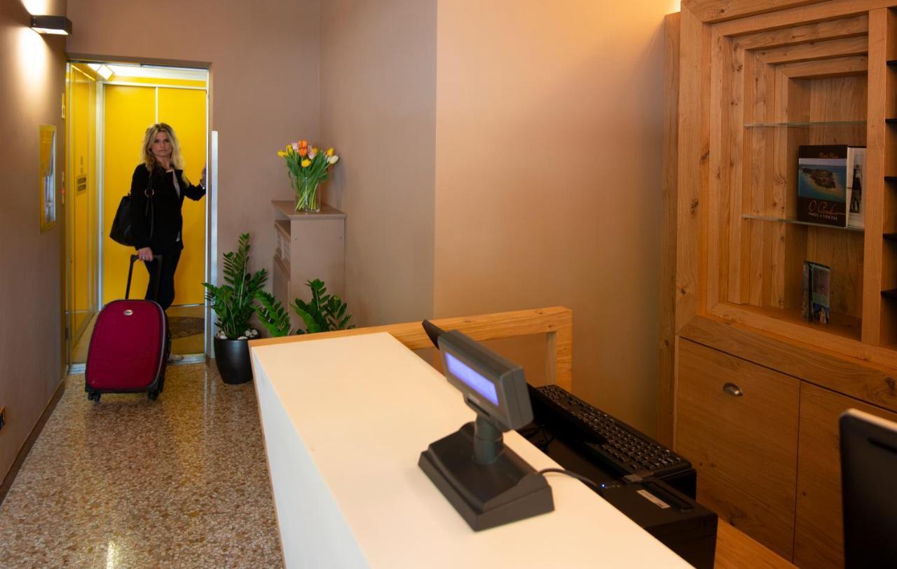 Hotel Corte Regina Σιρμιόνε Εξωτερικό φωτογραφία