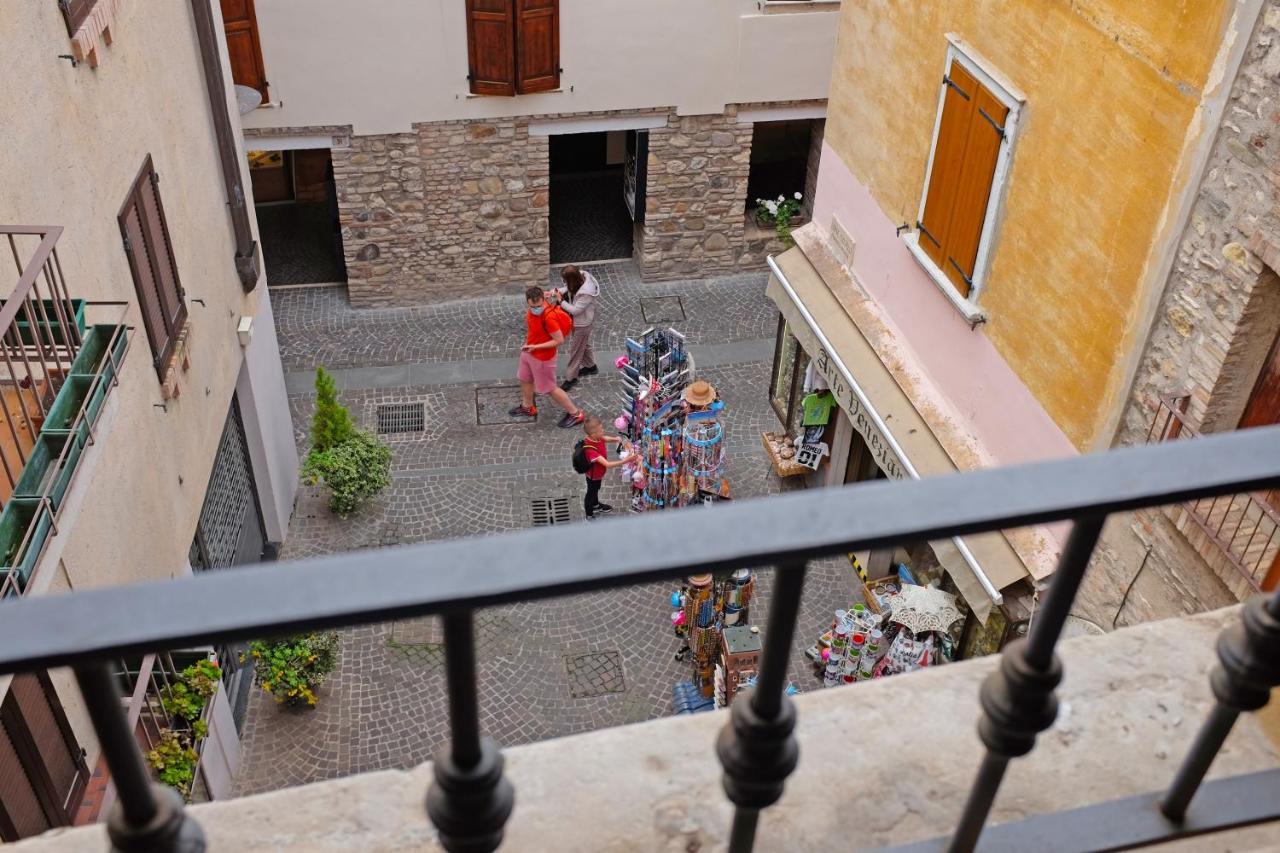Hotel Corte Regina Σιρμιόνε Εξωτερικό φωτογραφία