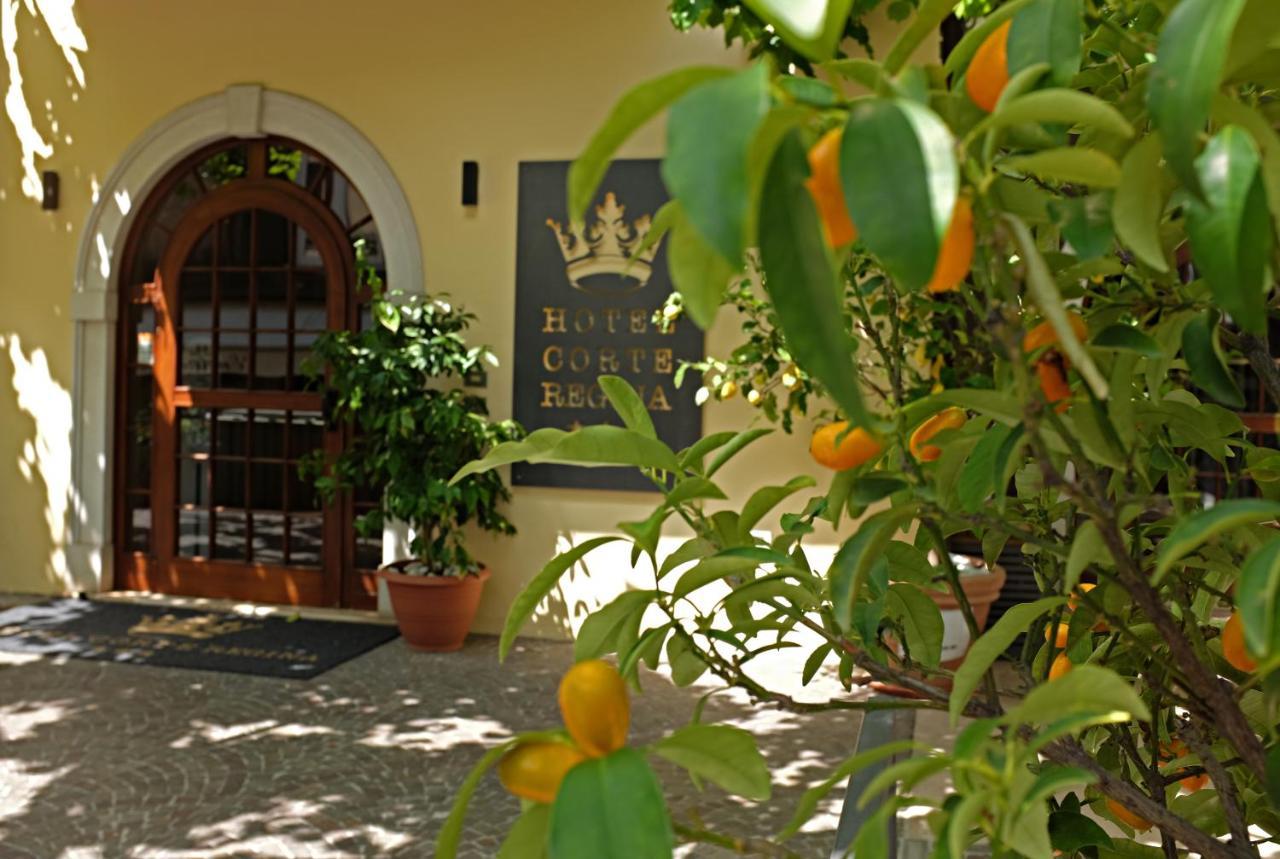 Hotel Corte Regina Σιρμιόνε Εξωτερικό φωτογραφία