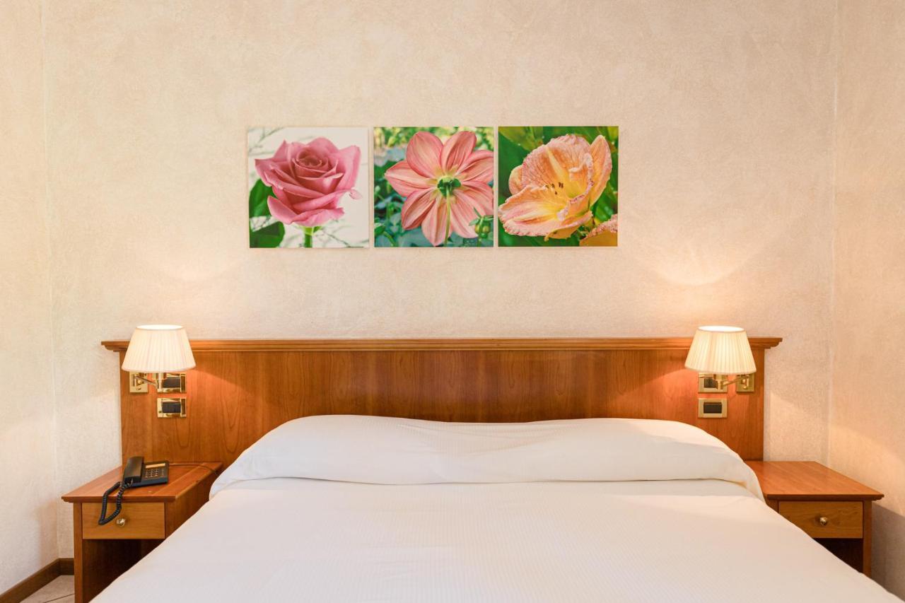 Hotel Corte Regina Σιρμιόνε Εξωτερικό φωτογραφία