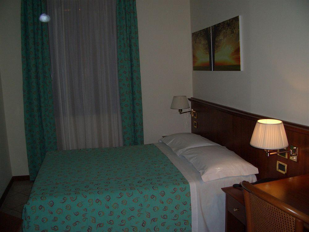 Hotel Corte Regina Σιρμιόνε Εξωτερικό φωτογραφία